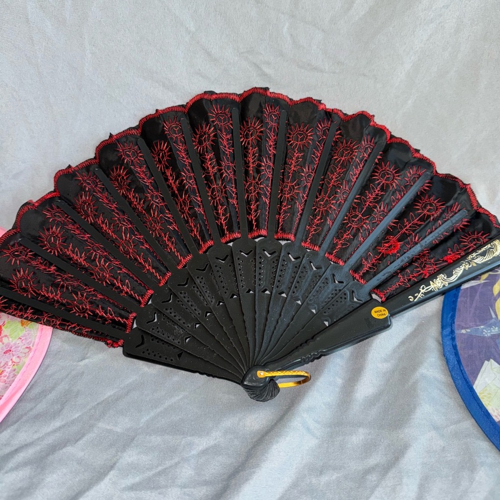 RAVELUXE 🥳 Rave / Party Handheld Fan 🪭 ⚡️⚡️⚡️Red on Black ⚡️⚡️⚡️